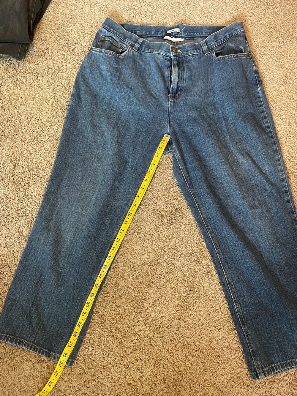 Jones New York Woman’s Stretch Jeans in gently used condition SZ 12/14